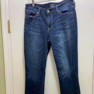 Levi's Mid-Rise slim fit cuffed jeans